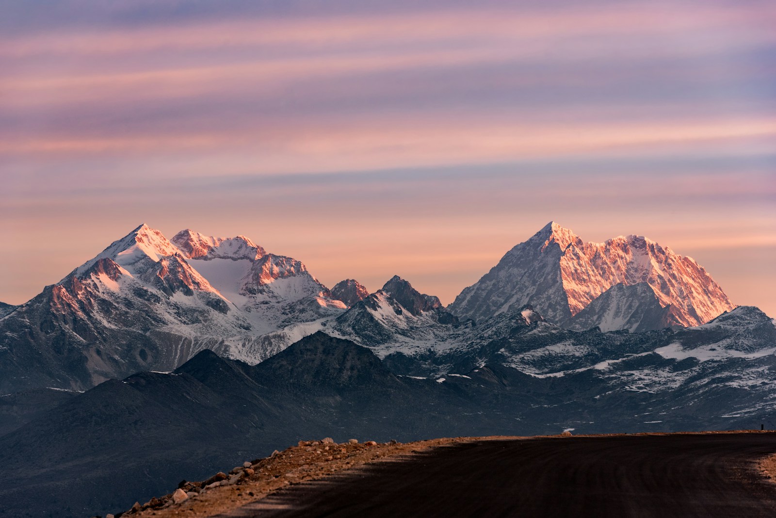 Tim Nepal Cetak Pendakian Pertama Lumbo Himal 6.250 m