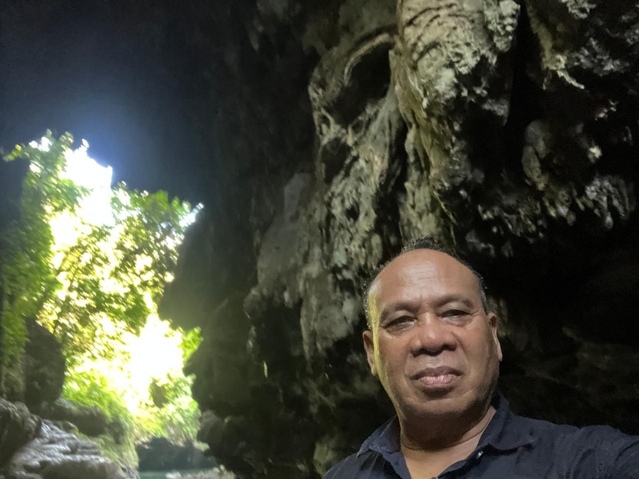 Ketua Umum PB FMI di dalam gua kawasan Green Canyon Pangandaran